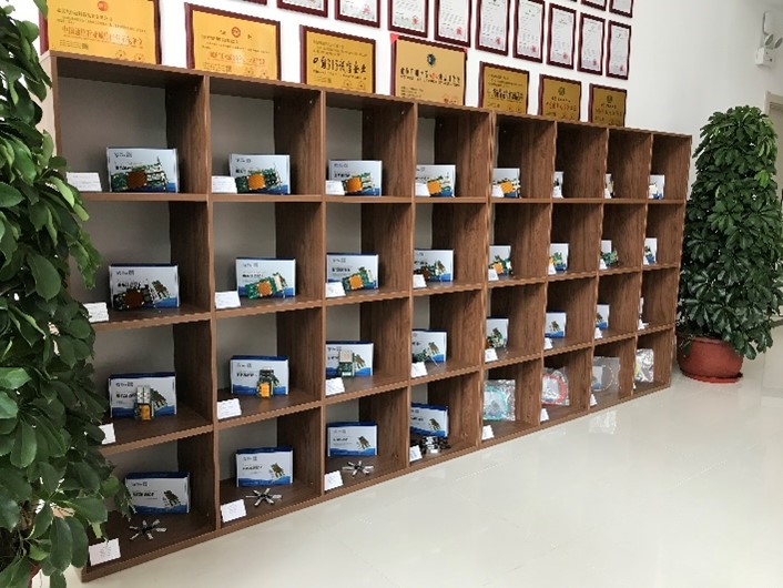 光潤(rùn)通產(chǎn)品展架 光潤(rùn)通產(chǎn)品展架